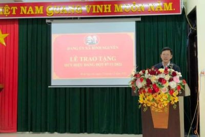 Chi bộ Mẫu giáo Bình Nguyên tham dự Hội nghị tại Đảng ủy xã Bình Nguyên.